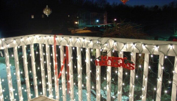 Weihnachtsdeko für den Balkon: So wird er zum Winterwunderland