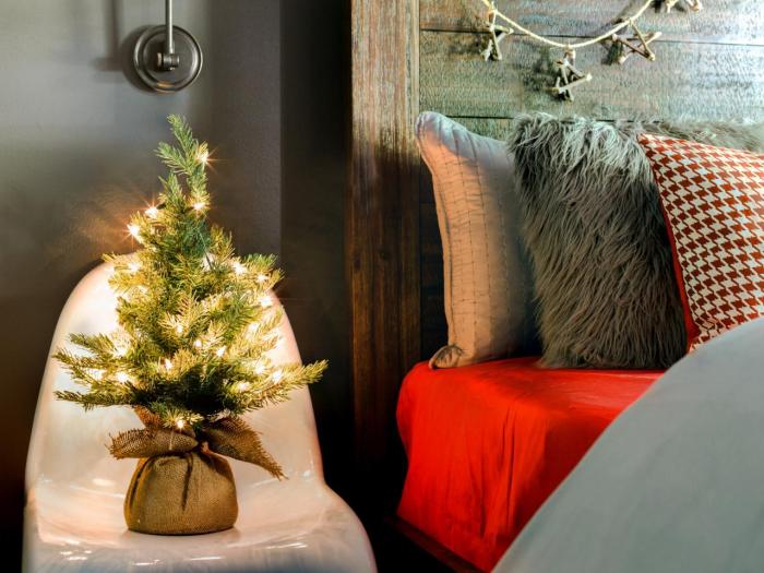 How to decorate a apartment for christmas