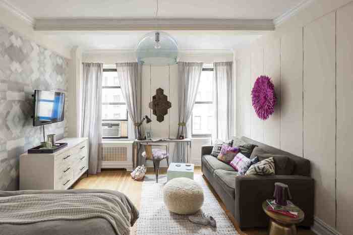 How do you decorate a studio apartment