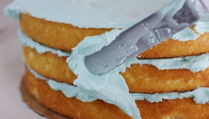 How to Icing and Decorate a Cake: A Step-by-Step Guide