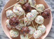 How to Make and Decorate Cake Pops: A Step-by-Step Guide