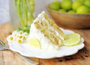 How to Decorate with Lime on Cake