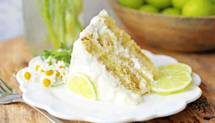 How to Decorate with Lime on Cake