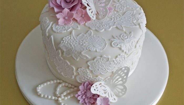 Lace Cake Decorating: A Step-by-Step Guide