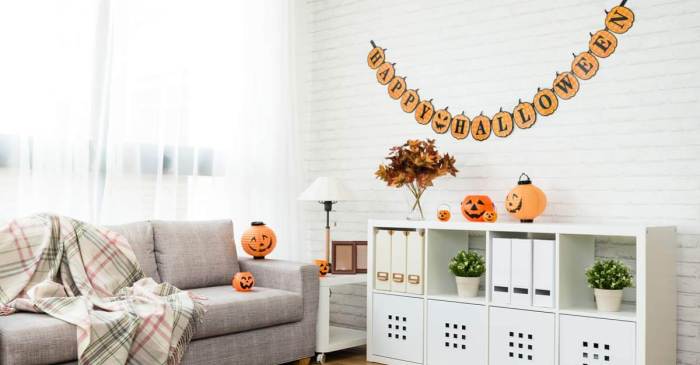 How to decorate a small apartment for halloween