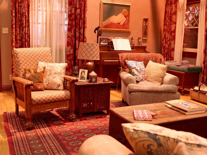 What style decor is the bravermans house on parenthood